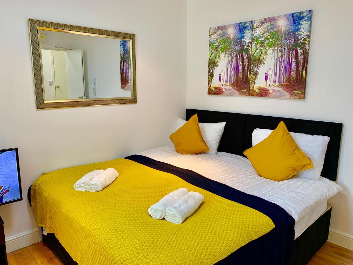 Apartments, Private Bathroom, Kitchenette, Parking, Np5 London