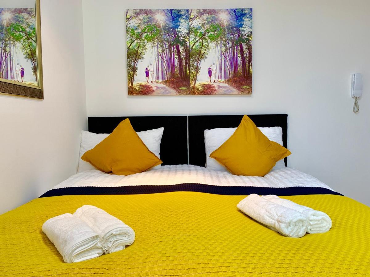 Apartment Apartments, Private Bathroom, Kitchenette, Parking, Np5 London