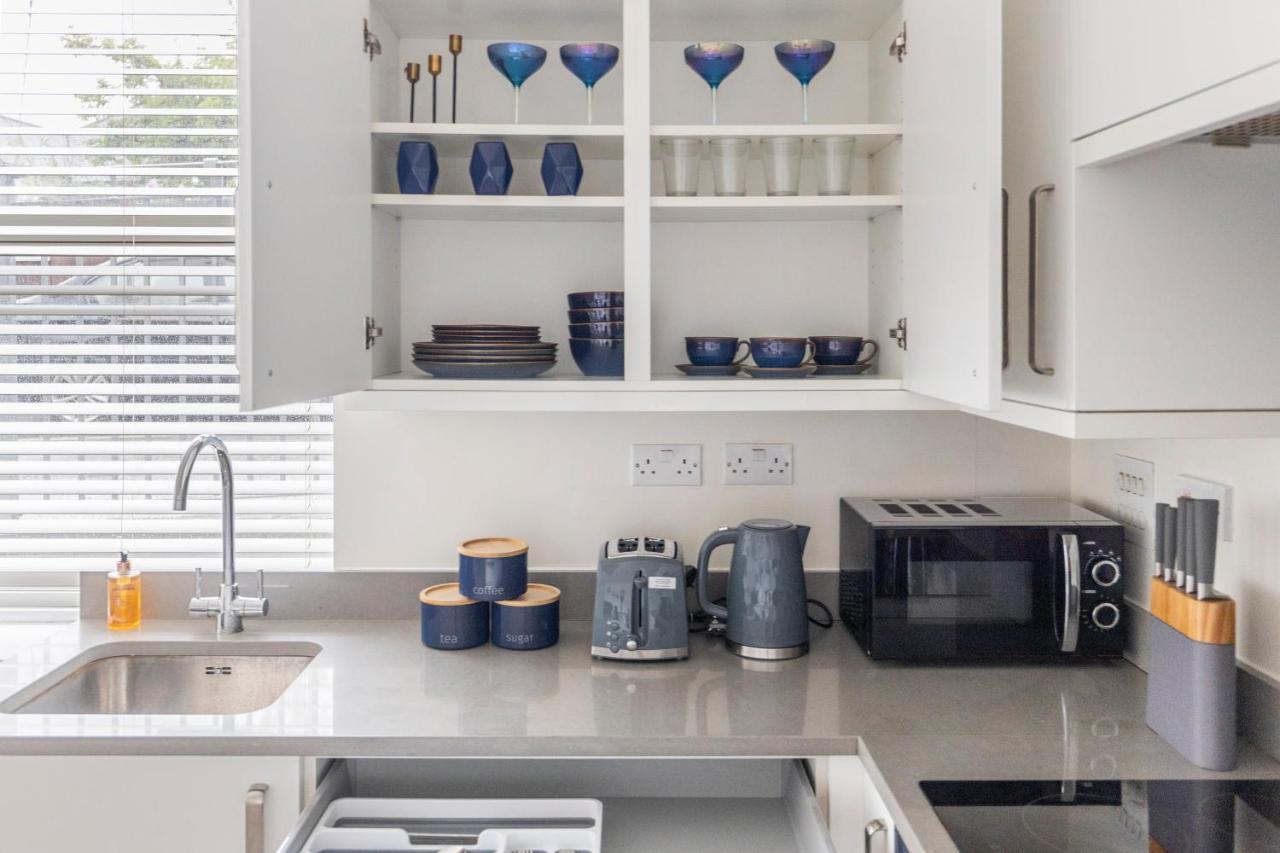 Modern Flat In Golders * Londen