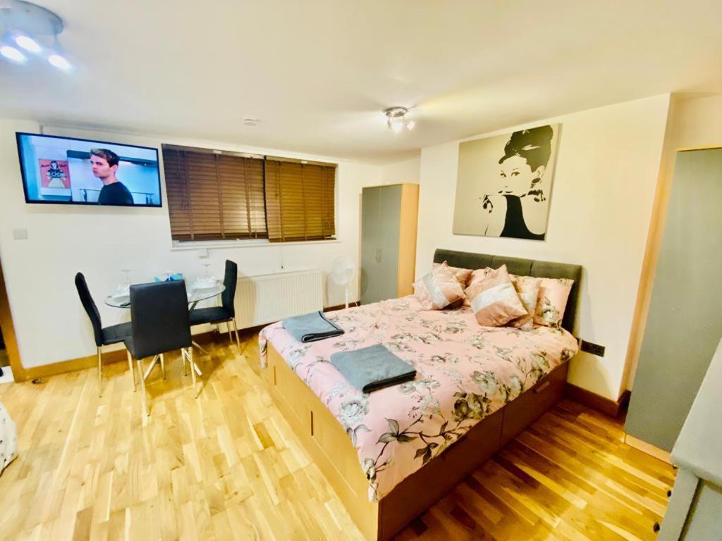One Bed In Camden London