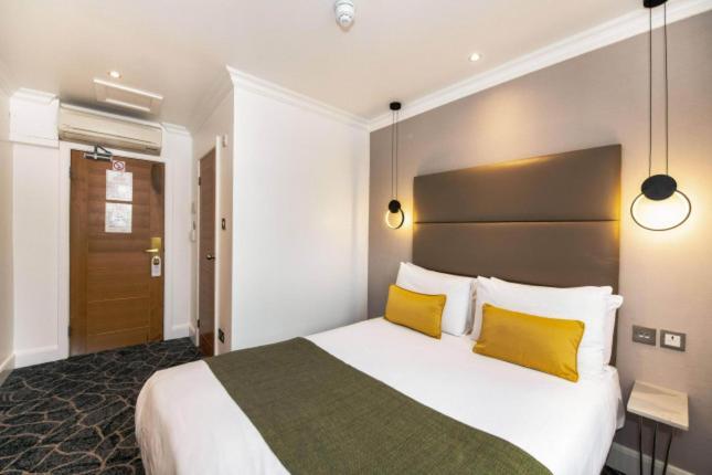 Queens Park Premier Hyde Park Hotel London