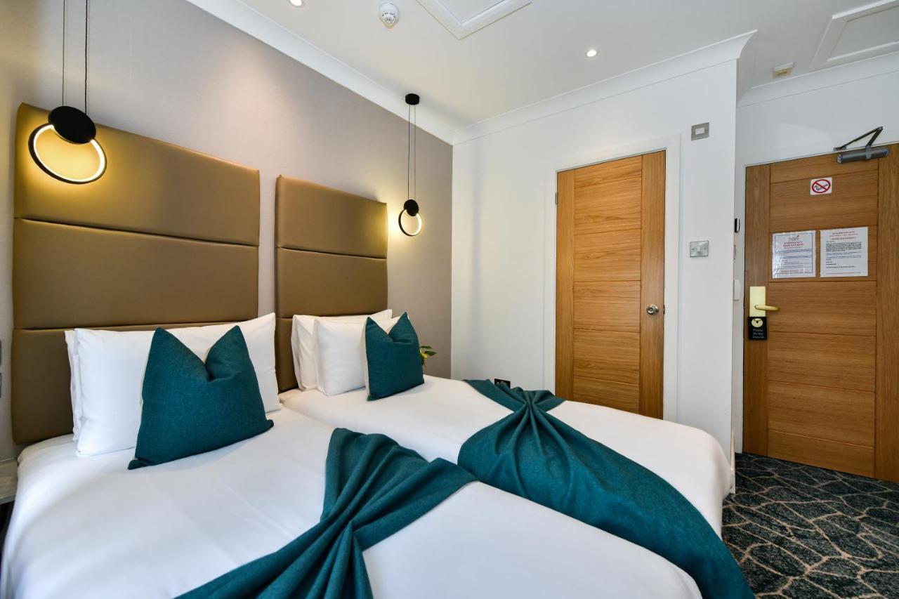 Queens Park Premier Hyde Park Hotel