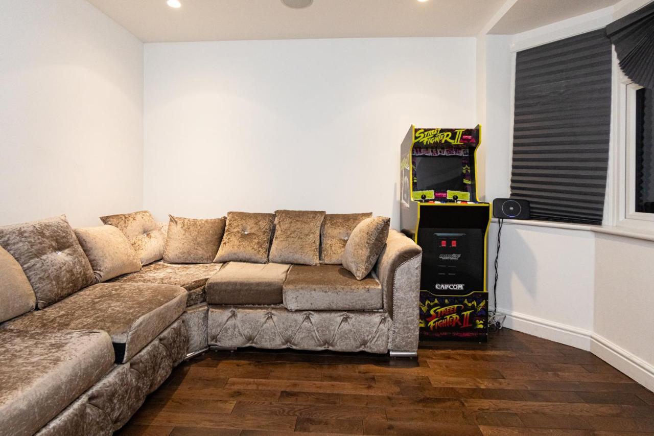 Bonneville House, Private Jacuzzi And Modern Interior Holiday home *