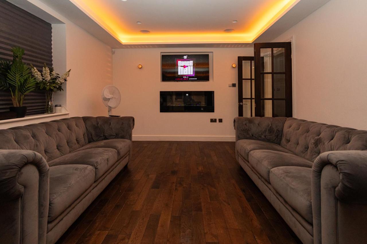 Bonneville House, Private Jacuzzi And Modern Interior Holiday home London