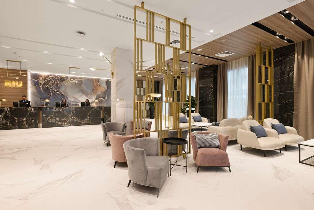 Riu Plaza Victoria Hotel London