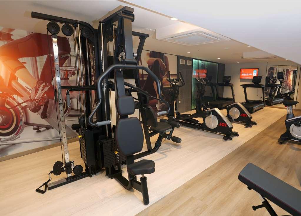 Hotel Riu Plaza Victoria 4*