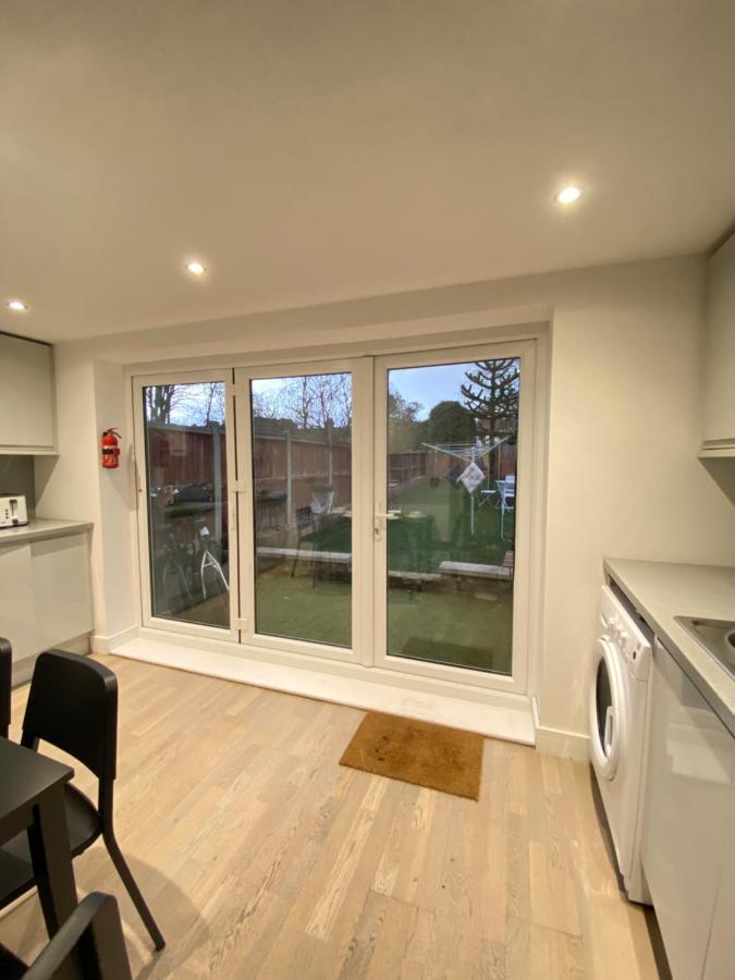 Cozy En-suite Near Stratford Guest house *
