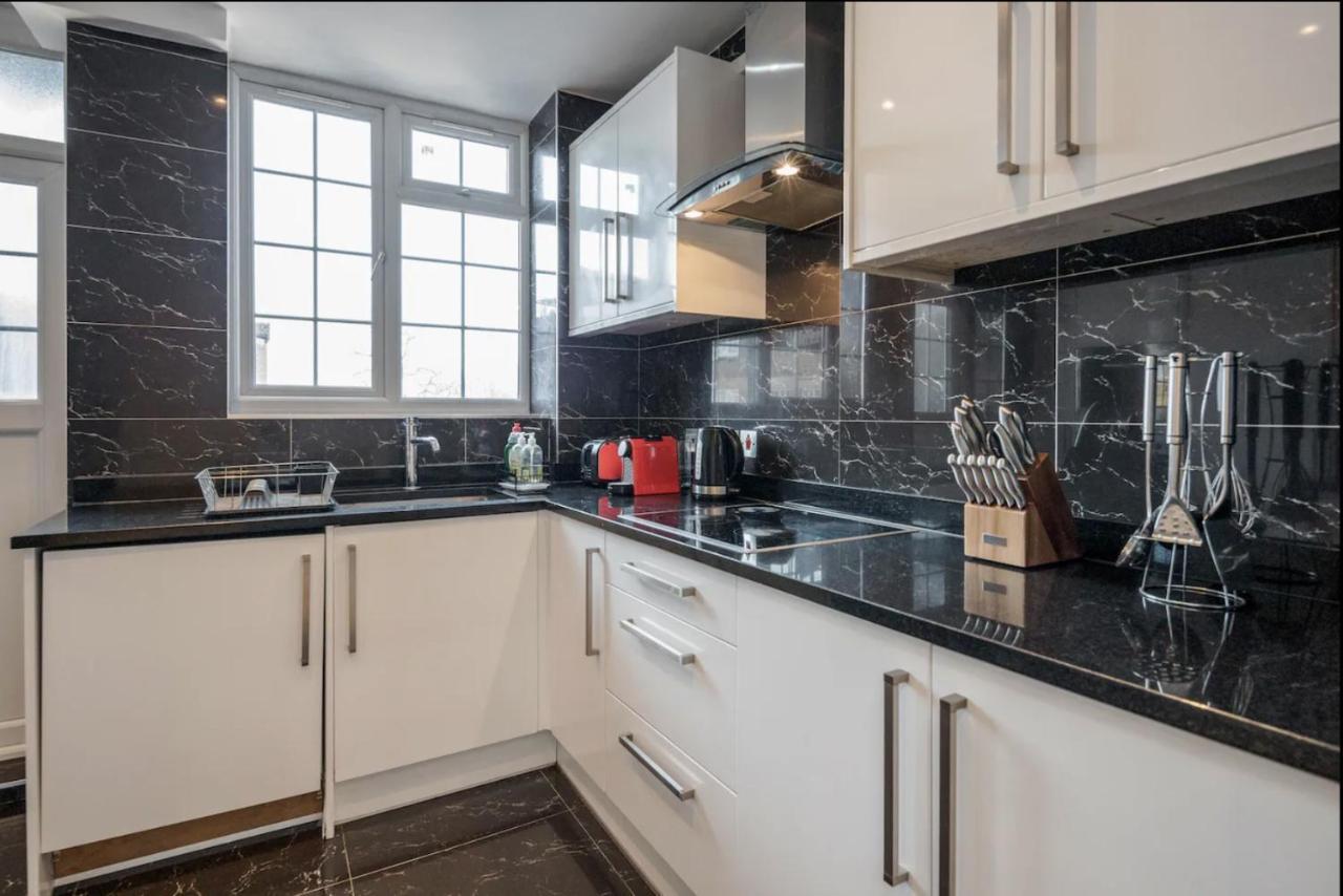 Hyde Park, Oxford St - 2 Bed, 3bath - Lift Apartment *