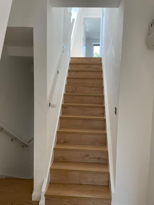 Apartment Flat 5 Latchmere, 2 Bedroom, 1 And A Half Bathrooms Flat