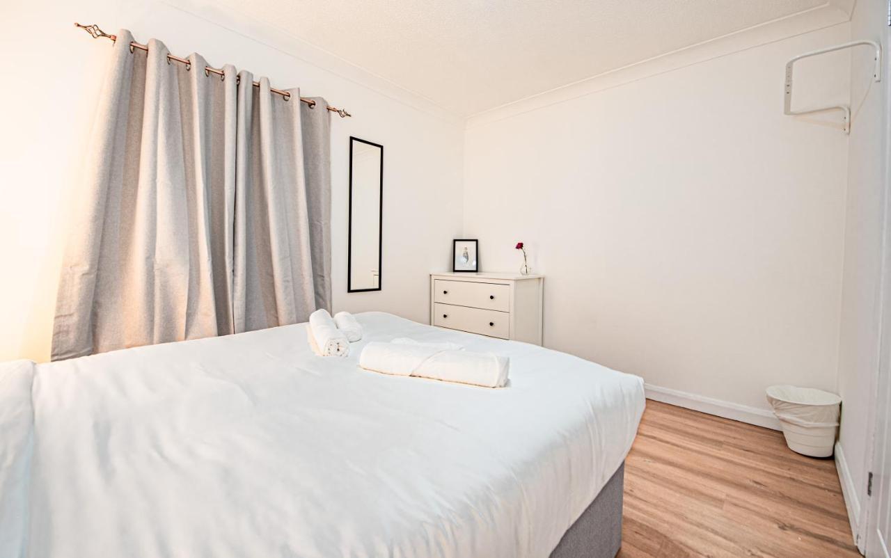 Apartment Bright Cosy With Parking And Outdoor Patio