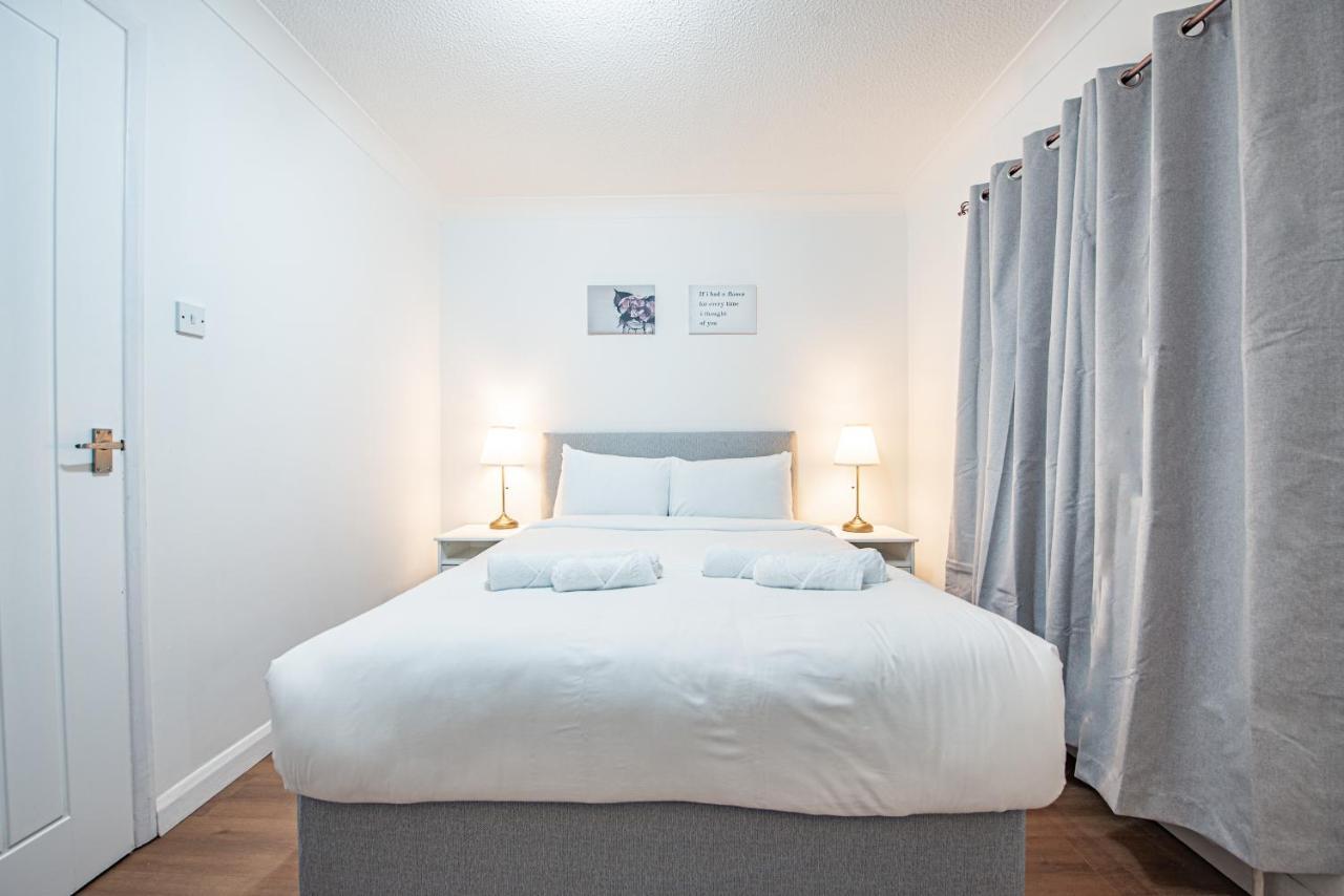 Bright Cosy With Parking And Outdoor Patio Apartment *