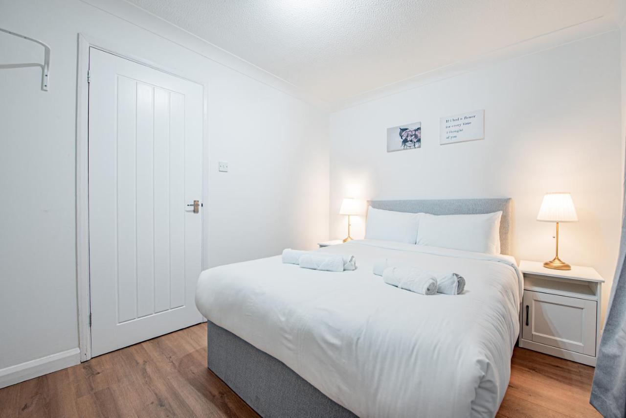 Apartment Bright Cosy With Parking And Outdoor Patio