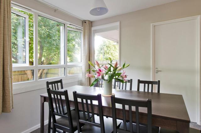 Joivy Spacious Apt With Private Yard In Notting Hill Londen