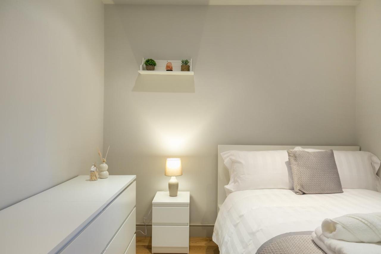 Appartement The Notting Hill - 2 Bedroom Close To Hyde Park Londen