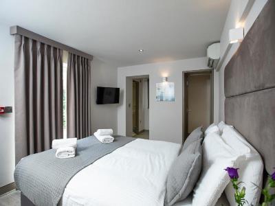 Arch Apartahotel 4*