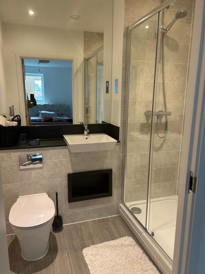 En-suite Double In A Shared Close To Londen