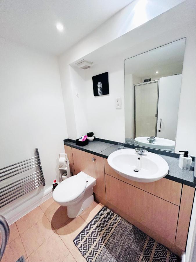 Amazing Flat Near South Kensington - 2 To 3 Bedrooms Apartment *