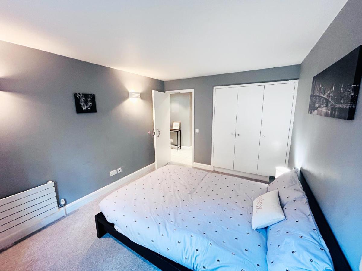 Amazing Flat Near South Kensington - 2 To 3 Bedrooms *