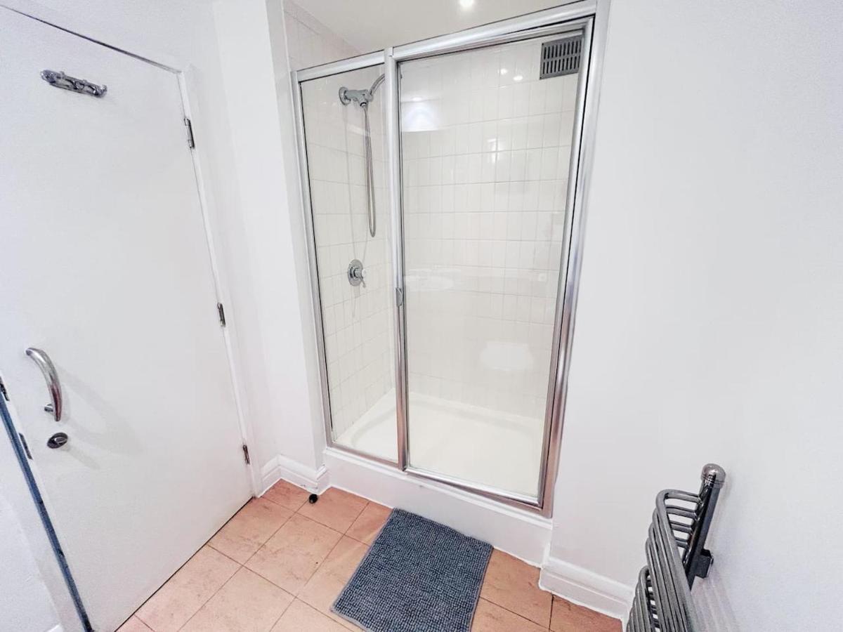 Amazing Flat Near South Kensington - 2 To 3 Bedrooms Apartment