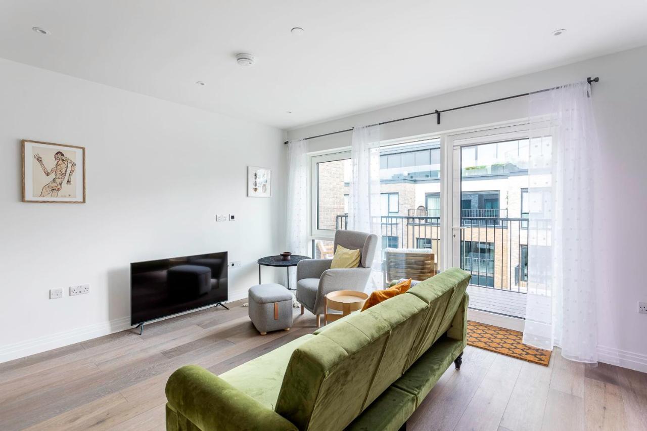 Modern Chelsea Apartment