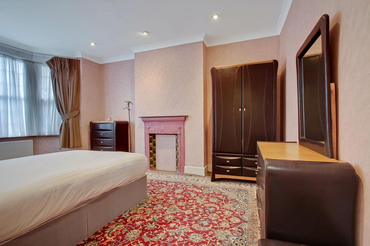 Holiday home Noel Road London