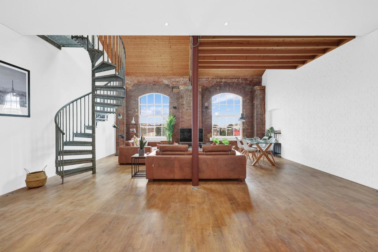 Large Industrial Style 2 Bedroom Short Term & Flexible Renting Canary Wharf With Free Wifi Apartamento *
