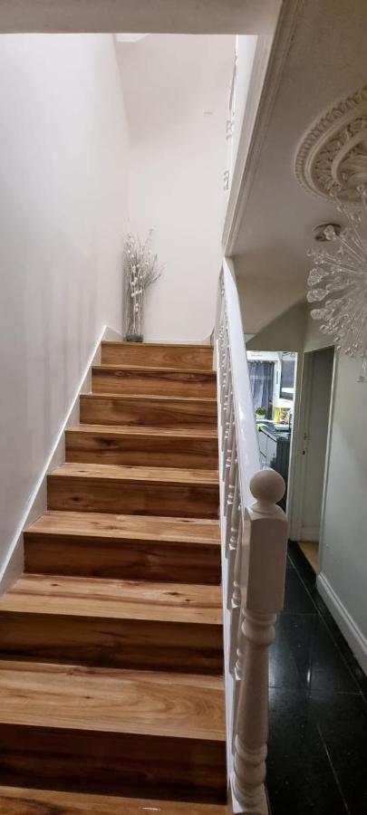 Homestay Beautiful With Free On Street Parking In Sydenham