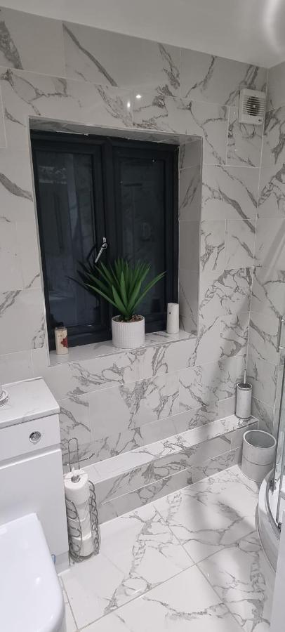 Homestay Beautiful With Free On Street Parking In Sydenham