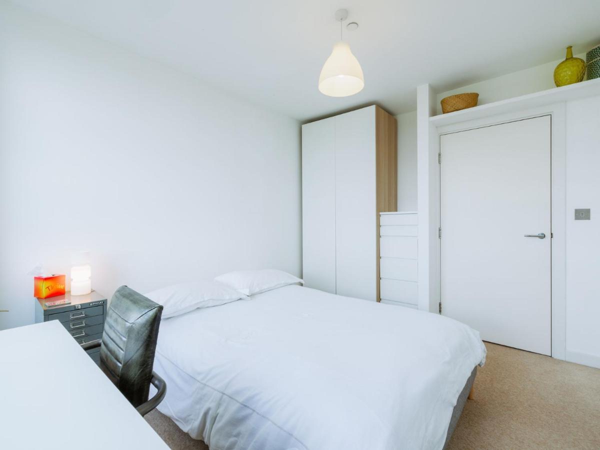 Pass The Keys: Canal View Flat Near Old St And Dalston Apartment London