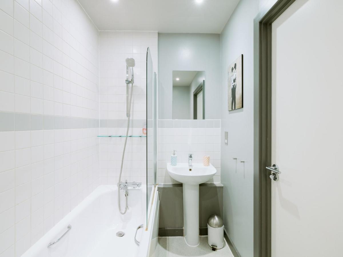 Pass The Keys: Canal View Flat Near Old St And Dalston Apartment *