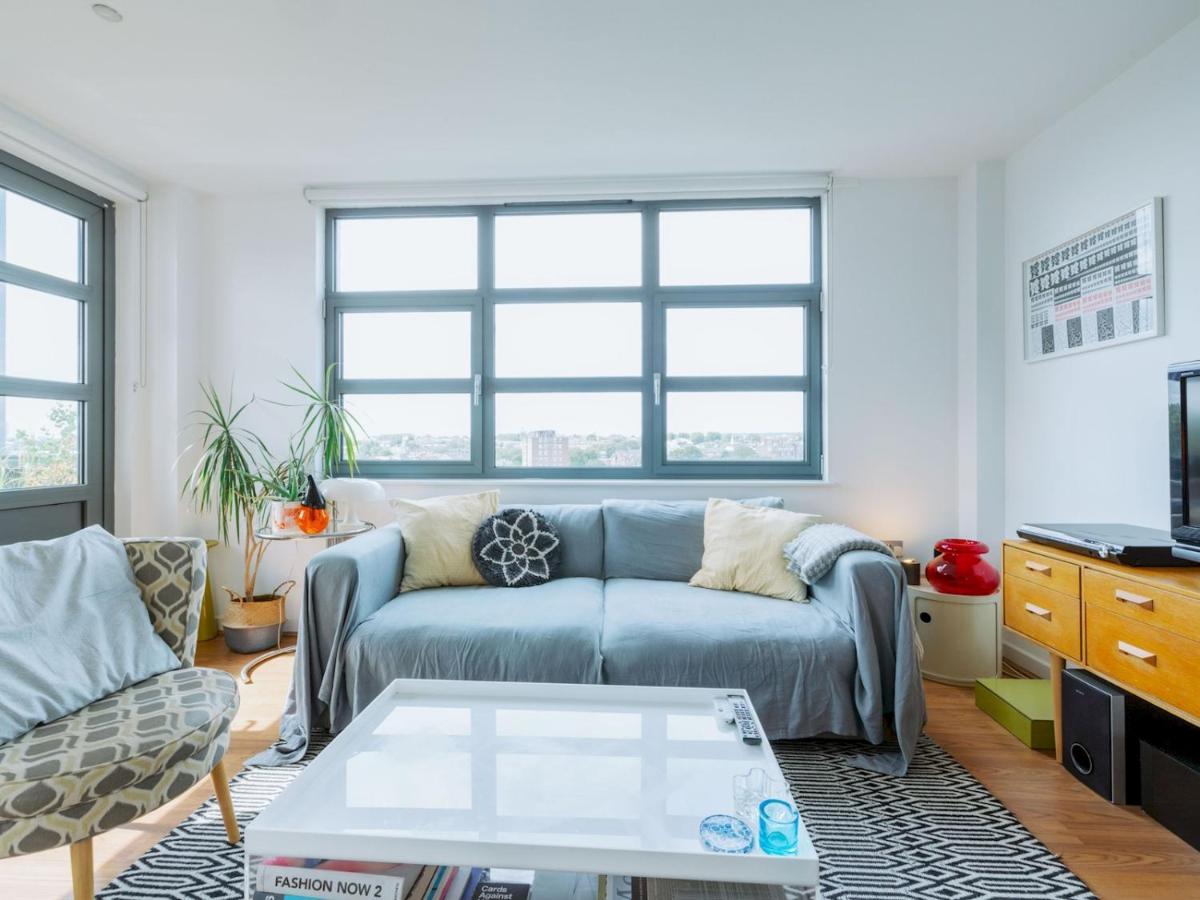 Pass The Keys: Canal View Flat Near Old St And Dalston Apartment London