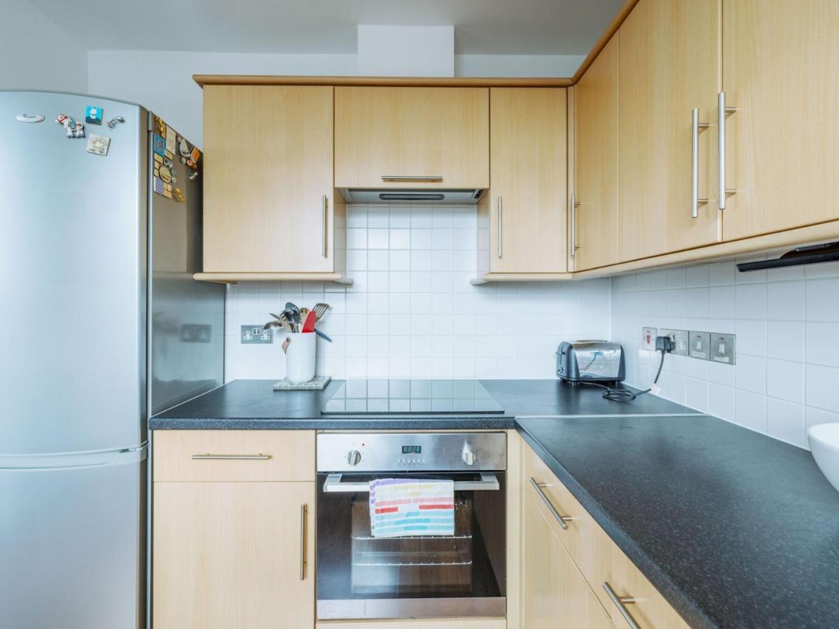Pass The Keys: Canal View Flat Near Old St And Dalston Apartment