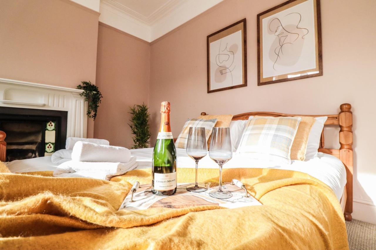 Stunning 5 Bed House In Clapham - Free Wifi! Сasa de vacaciones Londres