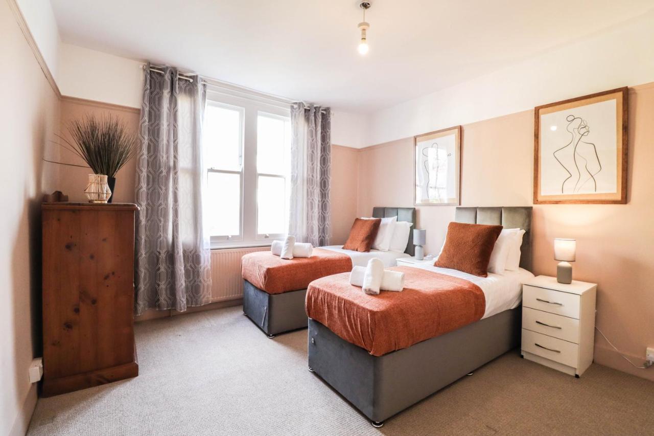 Сasa de vacaciones Stunning 5 Bed House In Clapham - Free Wifi! Londres