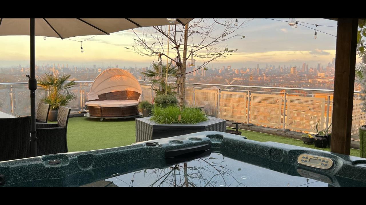 The Skyline Penthouse Homestay *