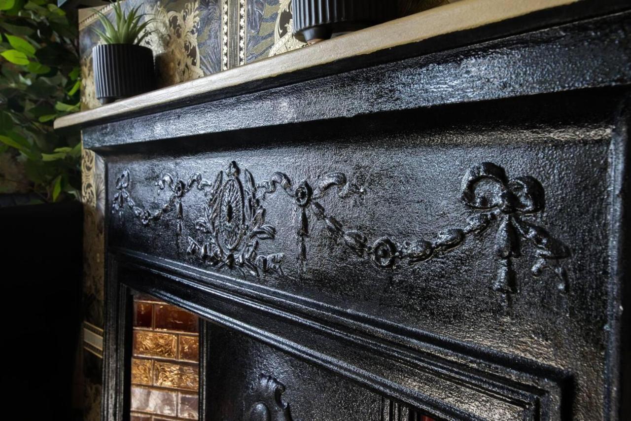 Villa Luxury Versace Sleeps10 Hottub Pool Table Skytv London