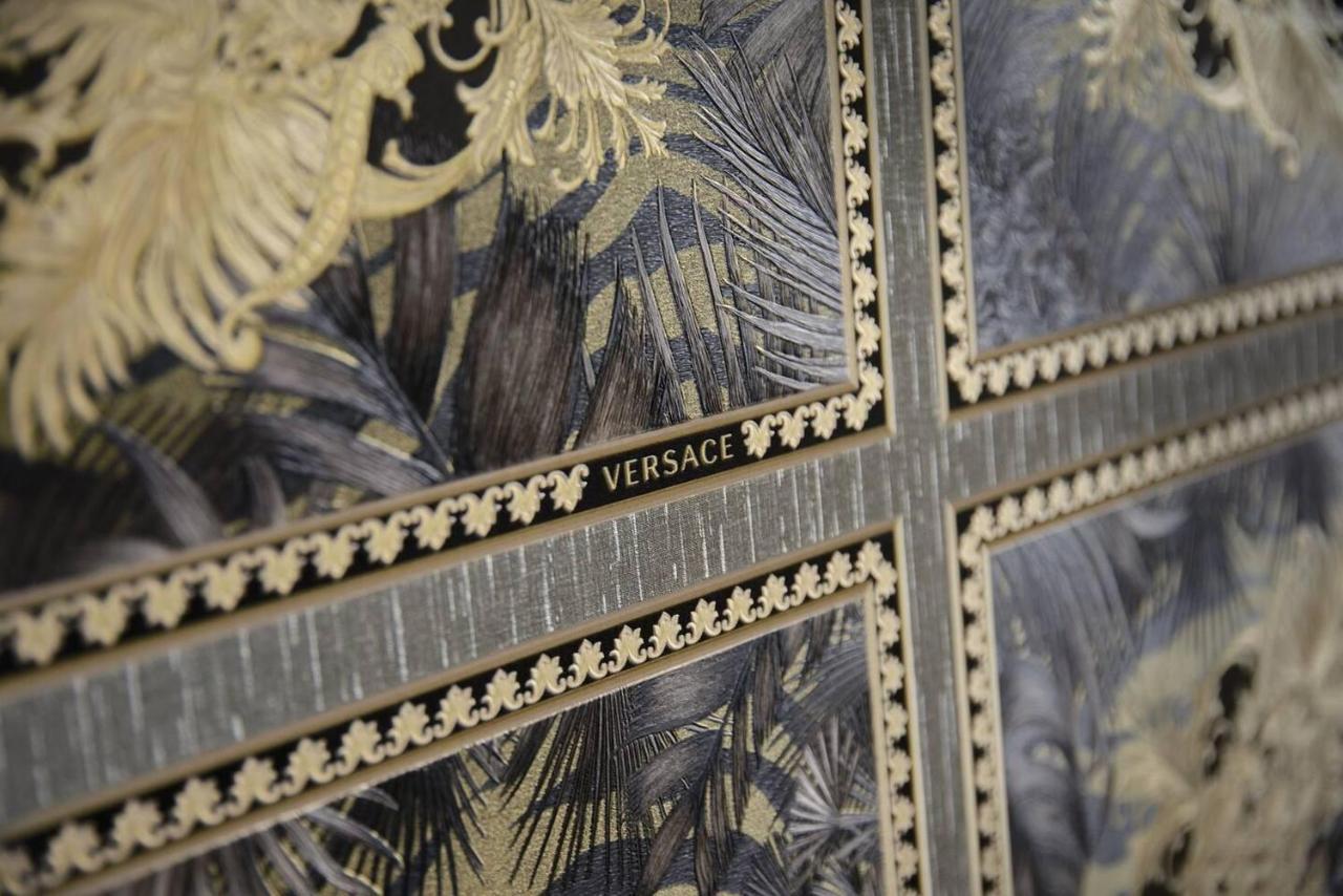 Luxury Versace Sleeps10 Hottub Pool Table Skytv Villa London