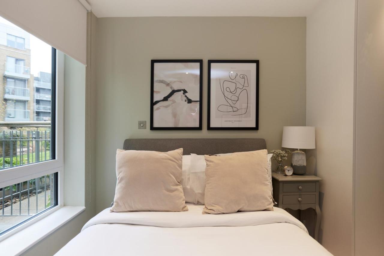 The Limehouse Cut Place - Spacious 2bdr Flat With Balcony Apartment *