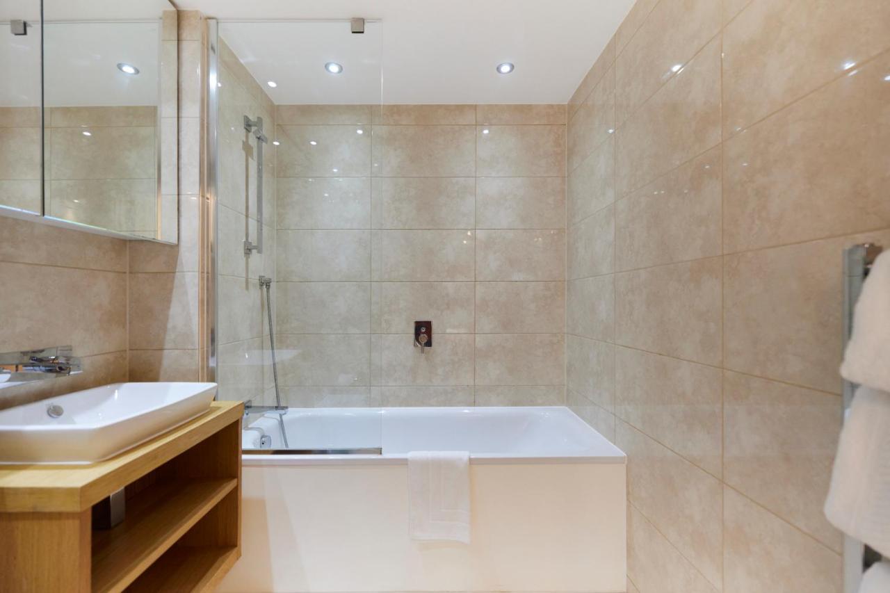 Apartment The Limehouse Cut Place - Spacious 2bdr Flat With Balcony