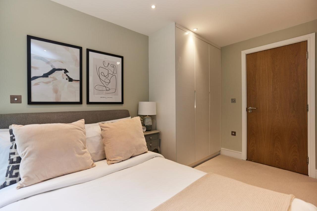 The Limehouse Cut Place - Spacious 2bdr Flat With Balcony