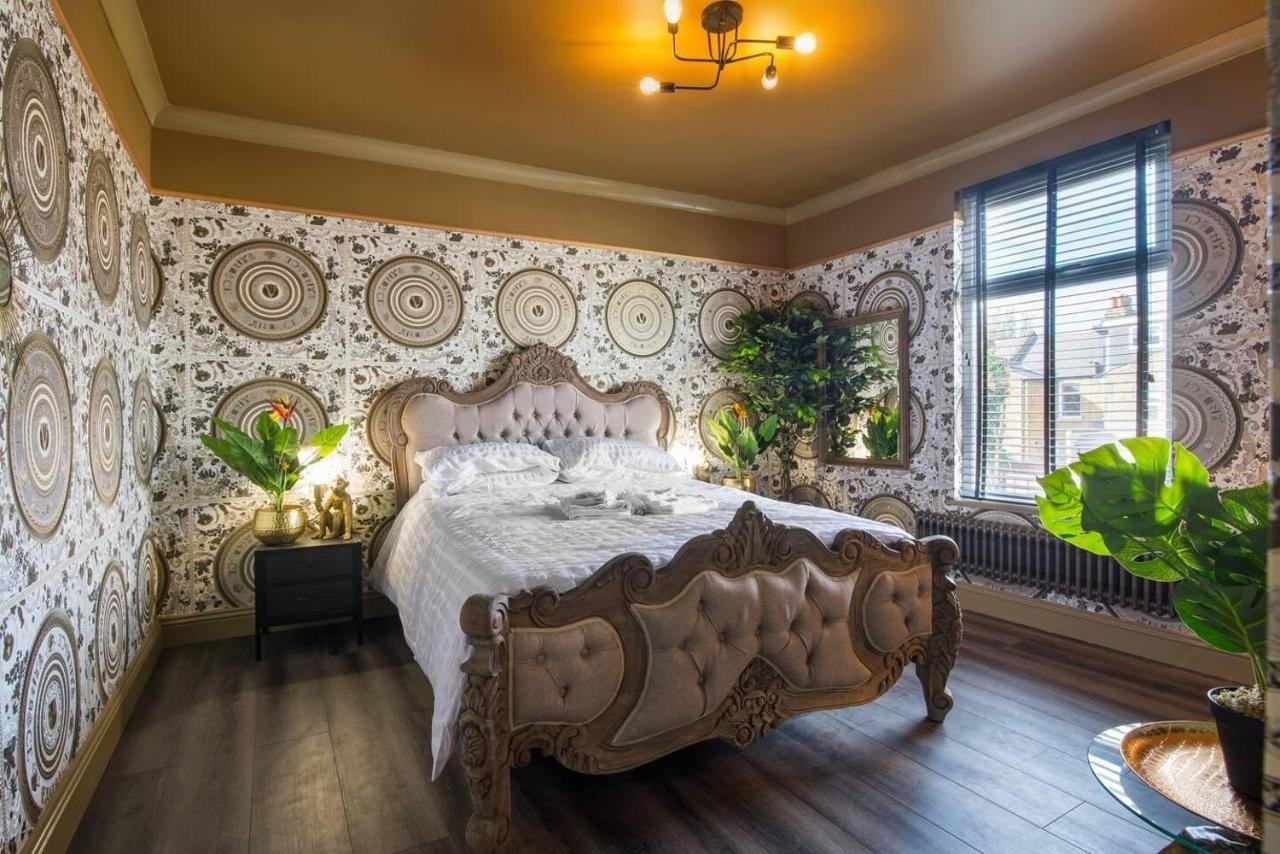 Luxury Versace Sleeps10 Hottub Pool Table Skytv * London