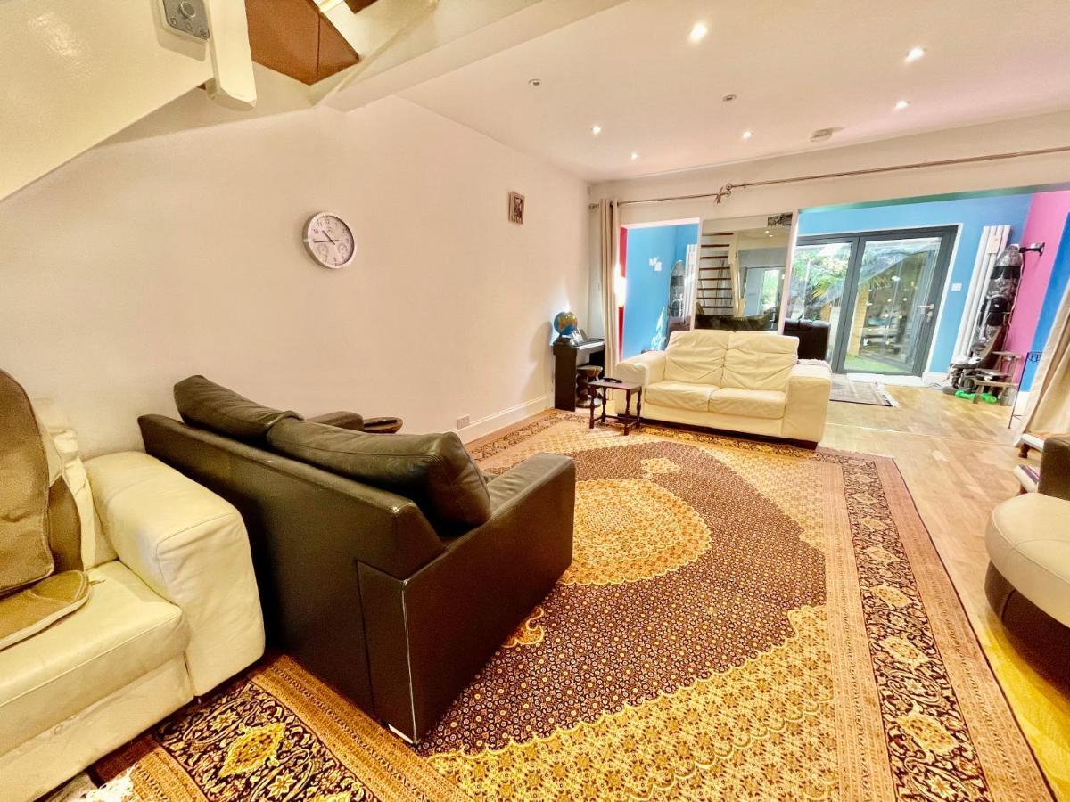 Villa Luxury 4 Bedroom House With 4 Bathrooms - Elizabeth Line & Acton Stations At Walking Distance London