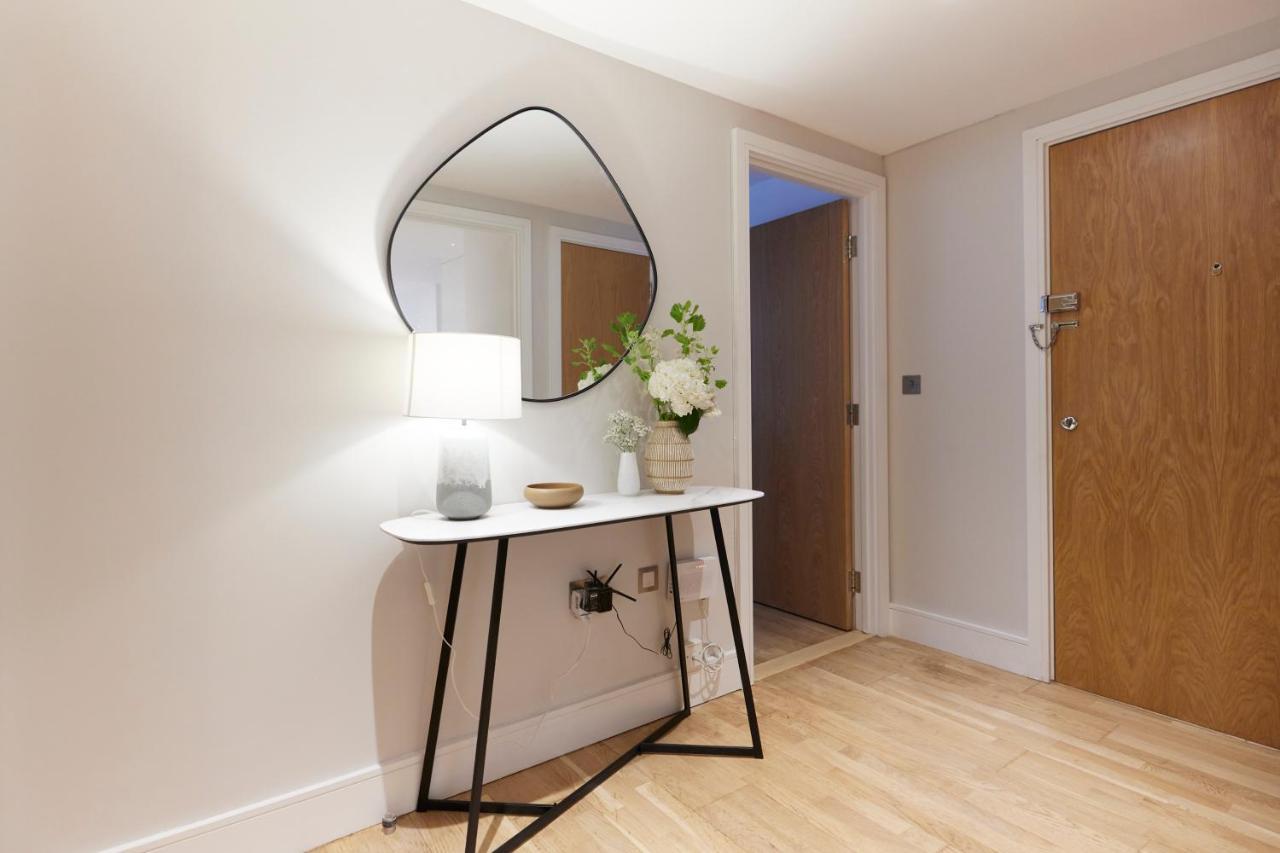 The Limehouse Cut Place - Spacious 2bdr Flat With Balcony