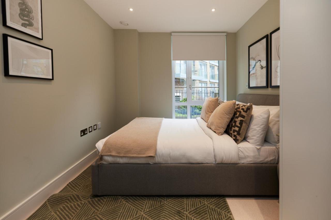 The Limehouse Cut Place - Spacious 2bdr Flat With Balcony London