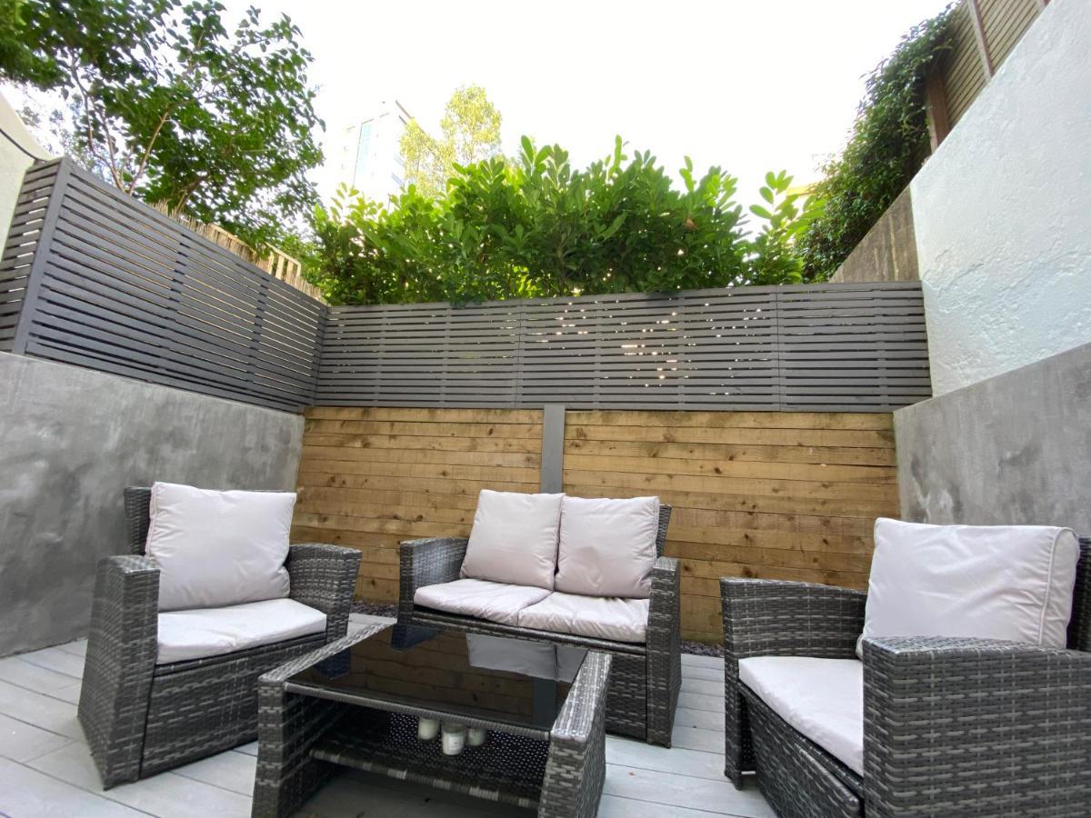 Fantastic Spacious Garden Flat With Own Private Entrance Apartment London