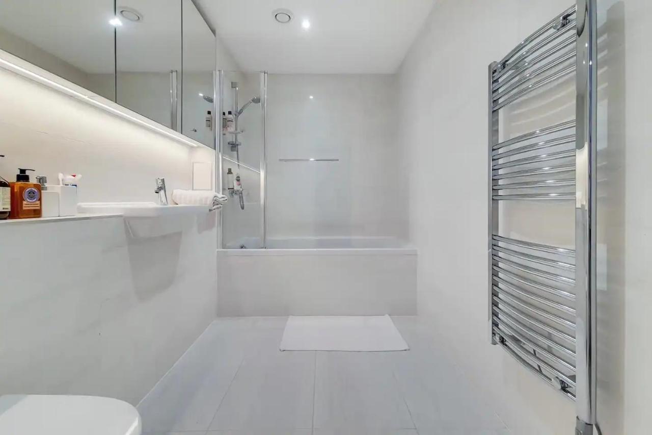 Vw5 - Luxury 3 Bed Townhouse With Parking