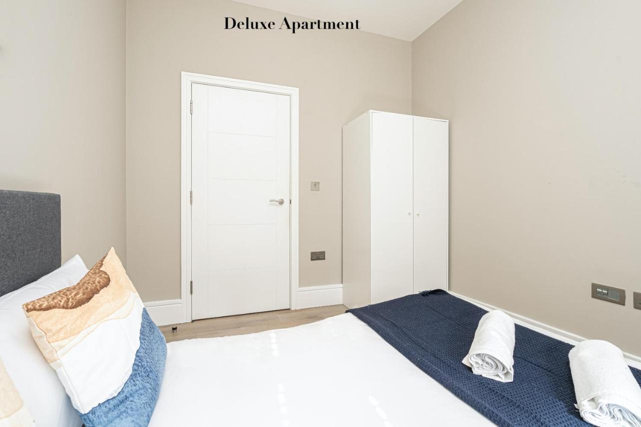 Superb Opposite Edgware Road Station Appartement