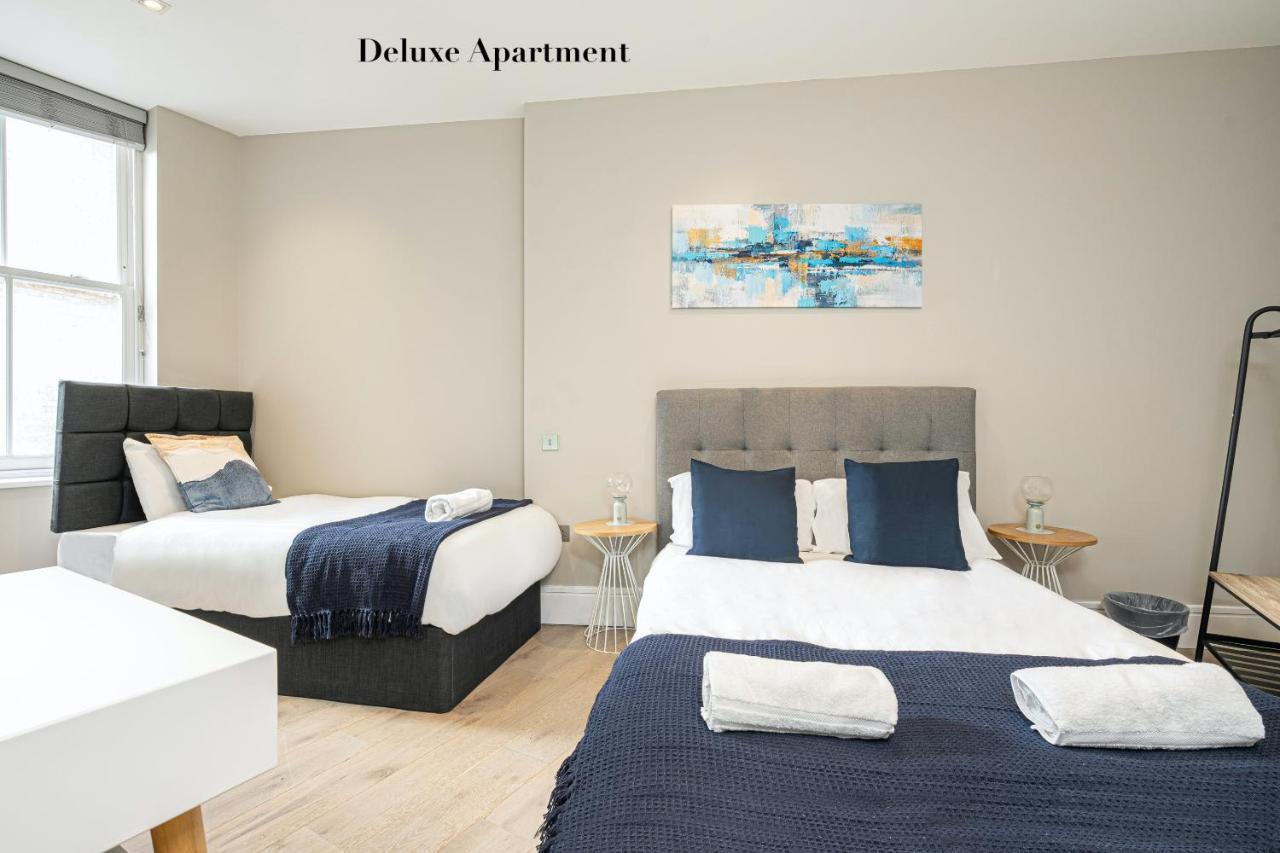 Superb Opposite Edgware Road Station * Londen