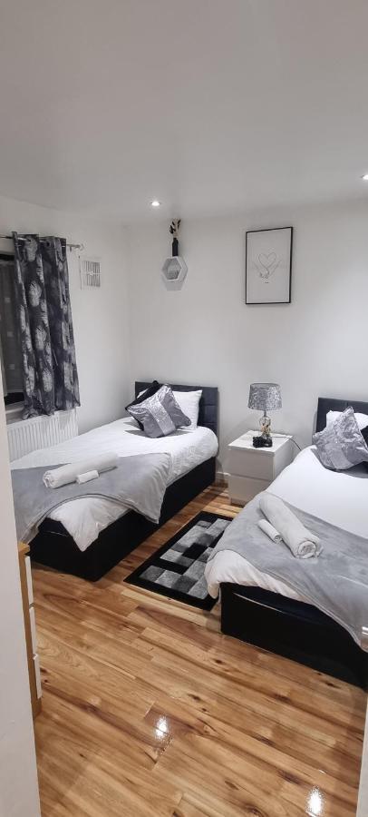 Beautiful With Free On Street Parking In Sydenham * London