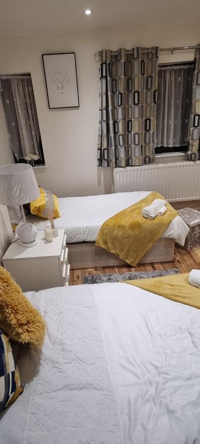 Beautiful With Free On Street Parking In Sydenham * London